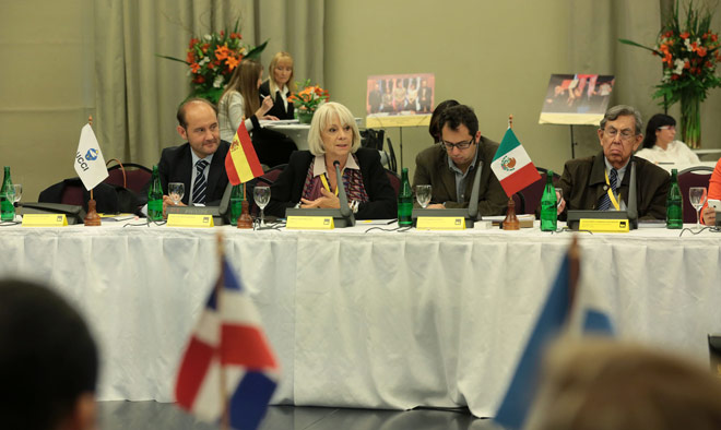 La alcaldesa de Cádiz, interviniendo en la Asamblea / FOTO: Mariana Sapriza-gv/GCBA