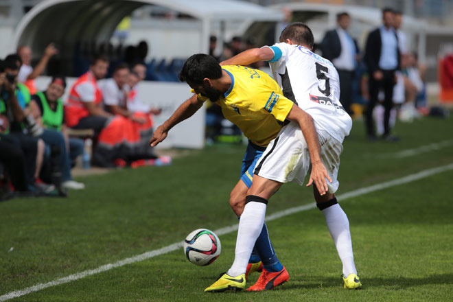 Güiza luchando por un balón en la banda / FOTO: Ereagafoto