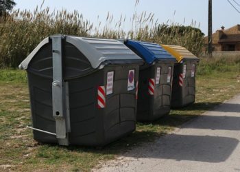 Contenedores de basura en el diseminado / FOTO: Ayto.