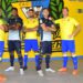 Posado con las nuevas camisetas de la temporada / FOTO: Cádiz CF