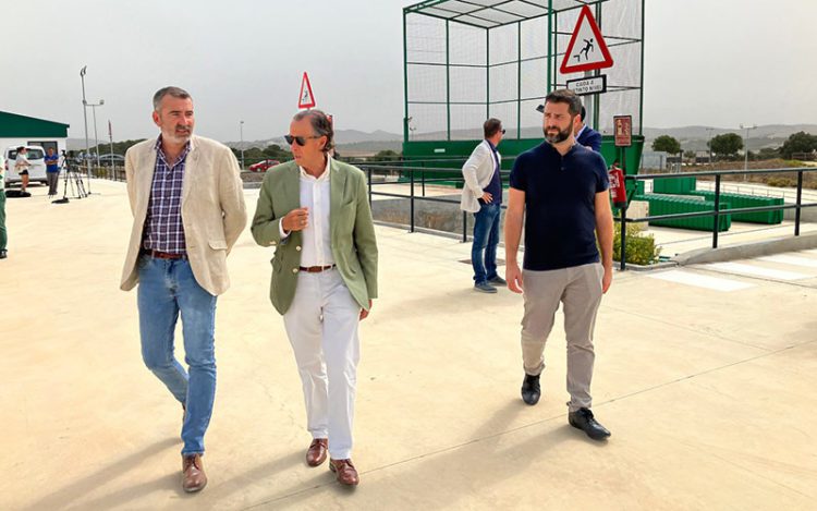 Pizarro, Román y Palmero recorriendo las instalaciones / FOTO: Diputación