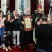 Posado tras la entrega del premio / FOTO: Eulogio García