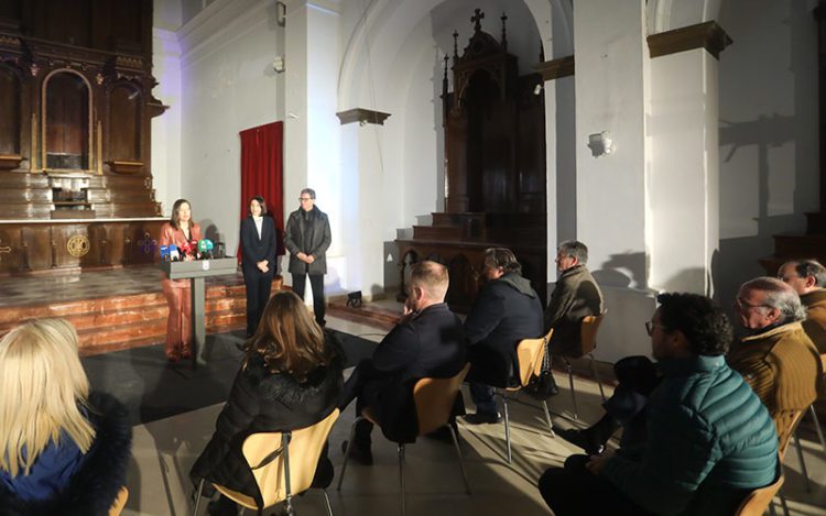 Anunciando la operación en la que fuera capilla del convento / FOTO: Ayto.