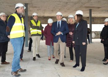 El consejero conoce de cerca la estructura del futuro ambulatorio / FOTO: Juna