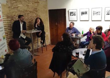 Acto electoral en una cafetería del centro / FOTO: IU