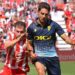 Rubén Sobrino peleando una pelota / FOTO: Cádiz CF