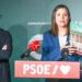 La alcaldesa y candidata con su folleto electoral / FOTO: PSOE