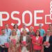 Román y los suyos con el programa electoral / FOTO: PSOE