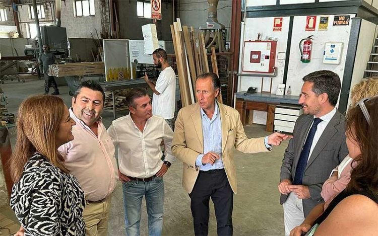 Una reciente visita del alcalde a empresas de la ciudad / FOTO: Ayto.