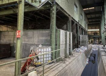 Interior de la planta de reciclaje jerezana