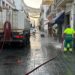 Baldeando una de las calles del centro / FOTO: Ayto.