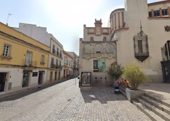 Tramo de la calle Medina junto al Villamarta