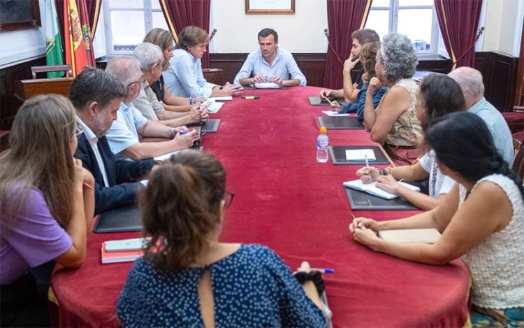 La reunión ha estado presidida por el alcalde / FOTO: Ayto.