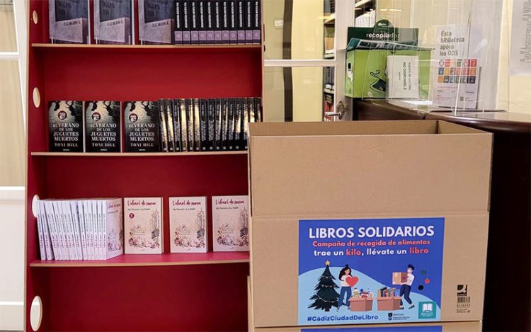 La campaña lista en una de las bibliotecas de intramuros / FOTO: @BMCadiz