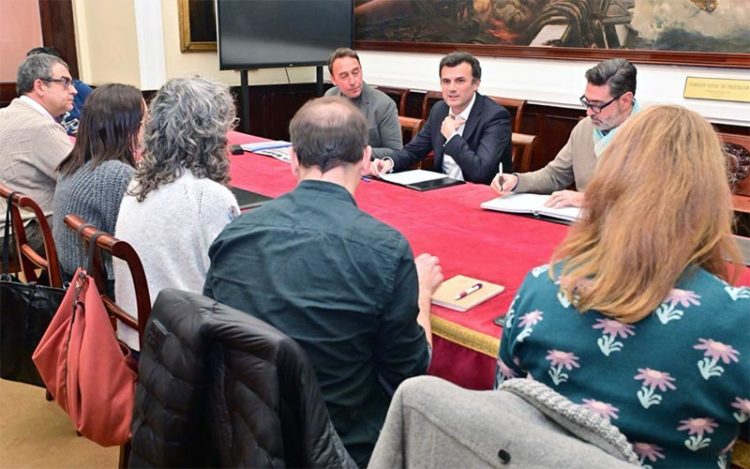 Un momento de la reunión con la plataforma ciudadana / FOTO: Ayto.