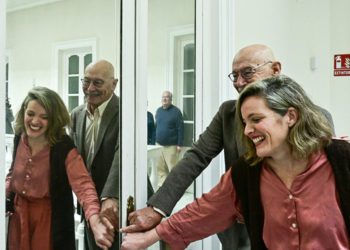 La concejala y Juliá abre las puertas de la futura sede / FOTO: Eulogio García