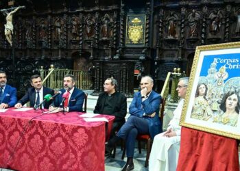 El alcalde y Verdulla en la presentación de la programación del Corpus / FOTO: Eulogio García