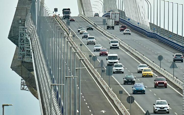 Tráfico en el segundo puente / FOTO: Eulogio García