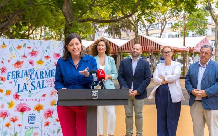 Rueda de prensa en pleno montaje de la feria / FOTO: Ayto.