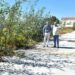 El portavoz andalucista supervisa los urbanizados suelos de Janer / FOTO: AxSí