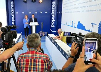 Almudena Martínez y Bruno García ante la prensa / FOTO: Eulogio García