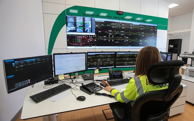 En el centro de control del Trambahía en Pelagatos / FOTO: Junta