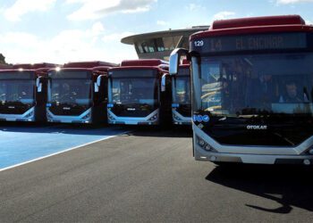 Los flamantes autobuses turcos de pruebas en el circuito en 2019 / FOTO: Ayto.