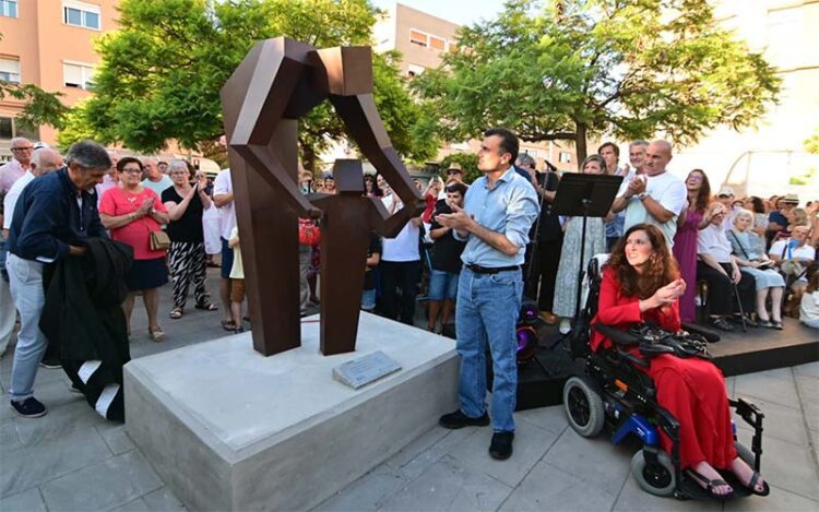 Desvelando la escultura / FOTO: Eulogio García