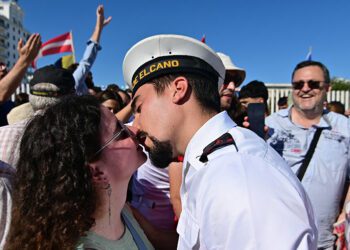 El beso, seis meses después / FOTO: Eulogio García