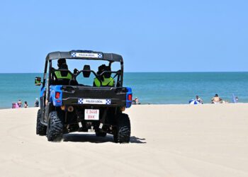 Ronda policial en uno de los quads / FOTO: Eulogio García