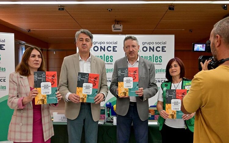 Presentando el informe anual en la sede de la ONCE en Cádiz / FOTO: Eulogio García