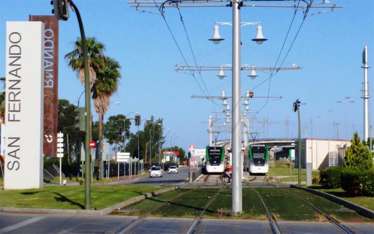 En la parada de La Ardila, en San Fernando / FOTO: Junta