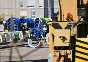 Operarios de contratas en el astillero de Cádiz / FOTO: Eulogio García