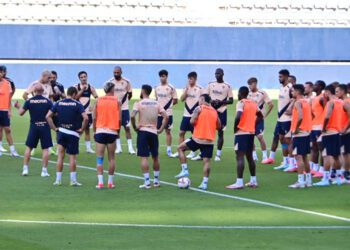 Entrenamiento con público en el estadio antes del Trofeo / FOTO: Eulogio García