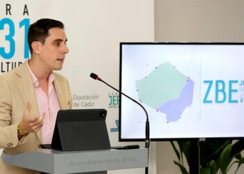 Espinar presenta los detalles de la futura ZBE en Jerez / FOTO: Ayto.