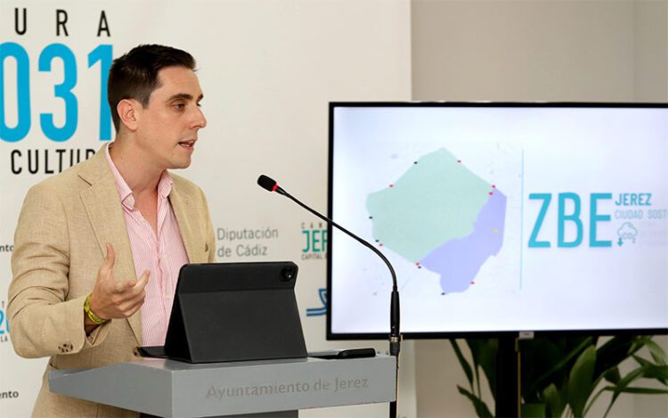 Espinar presenta los detalles de la futura ZBE en Jerez / FOTO: Ayto.