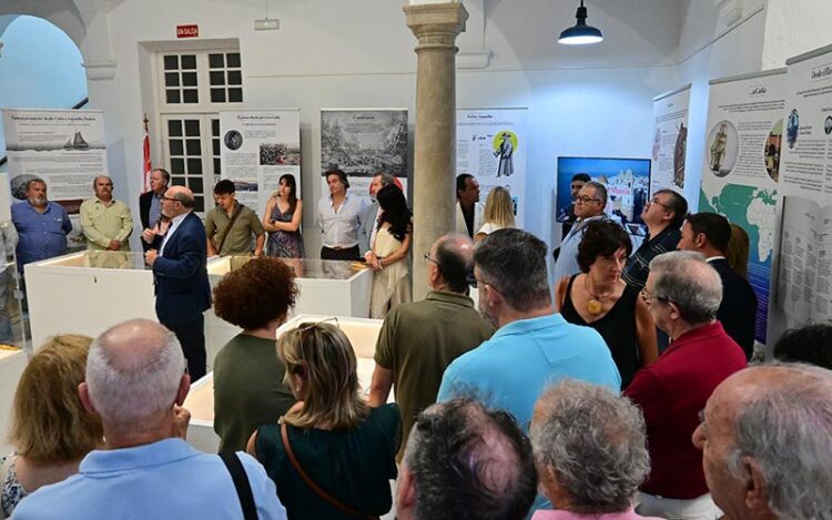 Concurrida presentación de la muestra / FOTO: Eulogio García