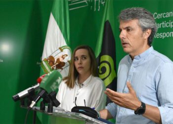 Vidal acompaña a Romero en una pasada rueda de prensa / FOTO: AxSí