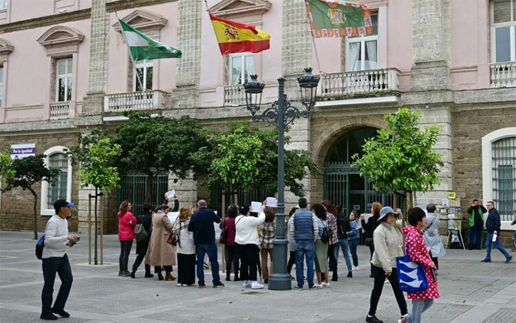 Una pasada protesta laboral a las puertas del Palacio Provincial / FOTO: Eulogio García