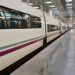 Un Alvia esperando en la estación de Cádiz / FOTO: Eulogio García