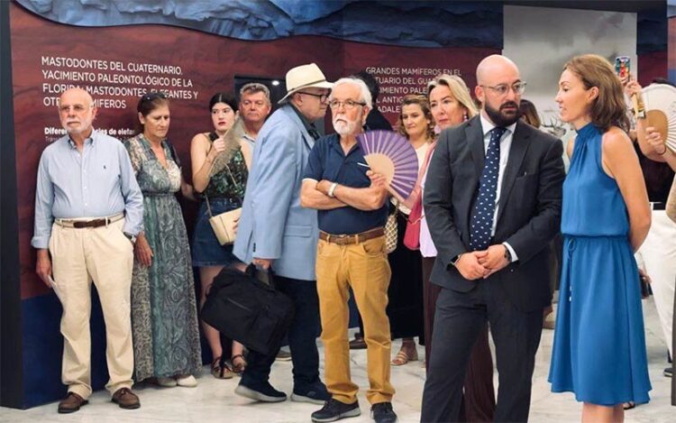 En la inauguración de la muestra / FOTO: Ayto.