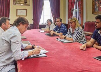 Reunión entre la asociación y el alcalde celebrada en julio / FOTO: Ayto.