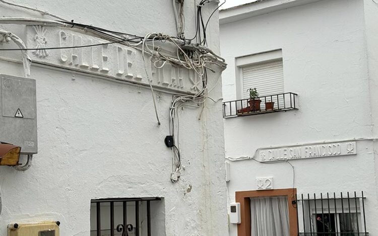 Simbología falangista presente en calles de la ciudad / FOTO: IU