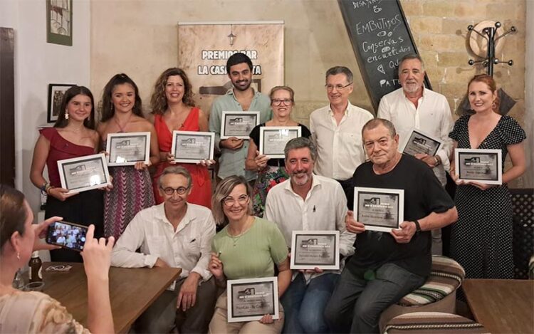 Foto de familia con los premiados / FOTO: La Casapuerta