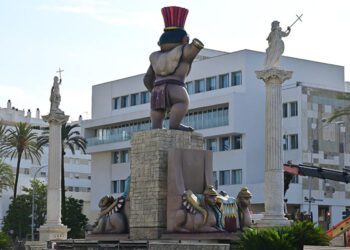 Trasera del monumento colocado en la Puerta de Tierra / FOTO: Eulogio García