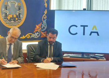 Escenificando la firma del protocolo de colaboración / FOTO: CTA