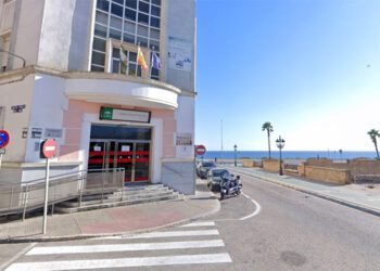 Entrada al IES Columela, el instituto más antiguo de Cádiz