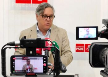 Torres compareciendo en la sede de Gaspar del Pino / FOTO: PSOE