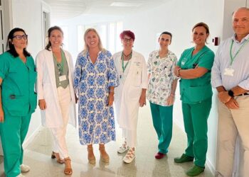 La delegada territorial de Salud durante su visita al área adecentada / FOTO: Junta