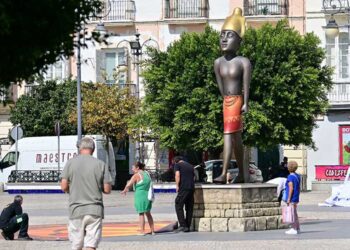 El Dios Melkart, plantado en San Antonio / FOTO: Eulogio García